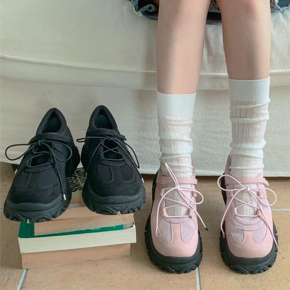 String maryjane sneakers