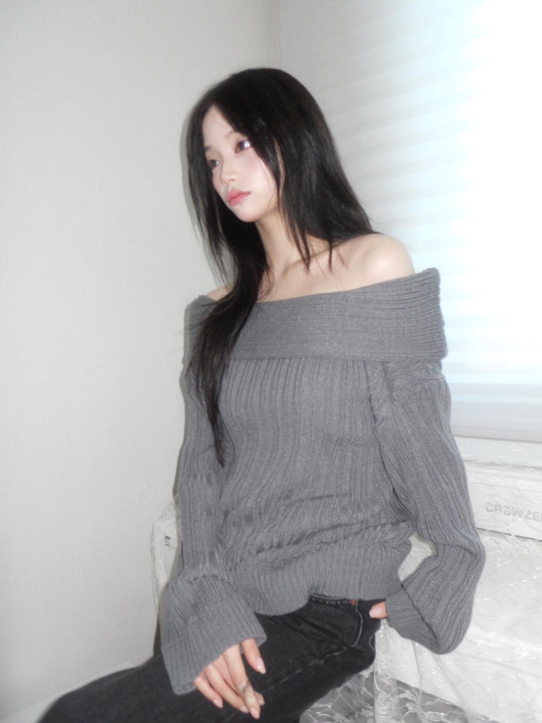 baguette off-shoulder