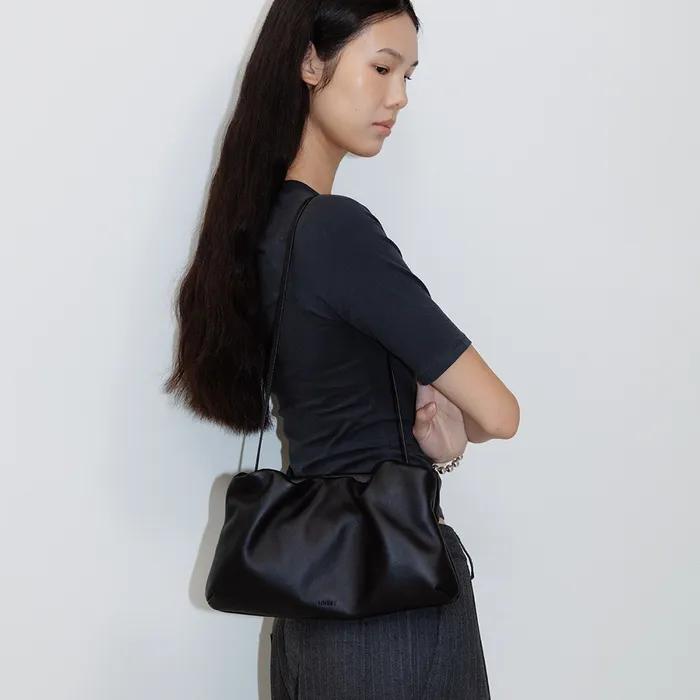 [10/29 순차출고]Venny Clutch Shoulder Bag (2 Color)