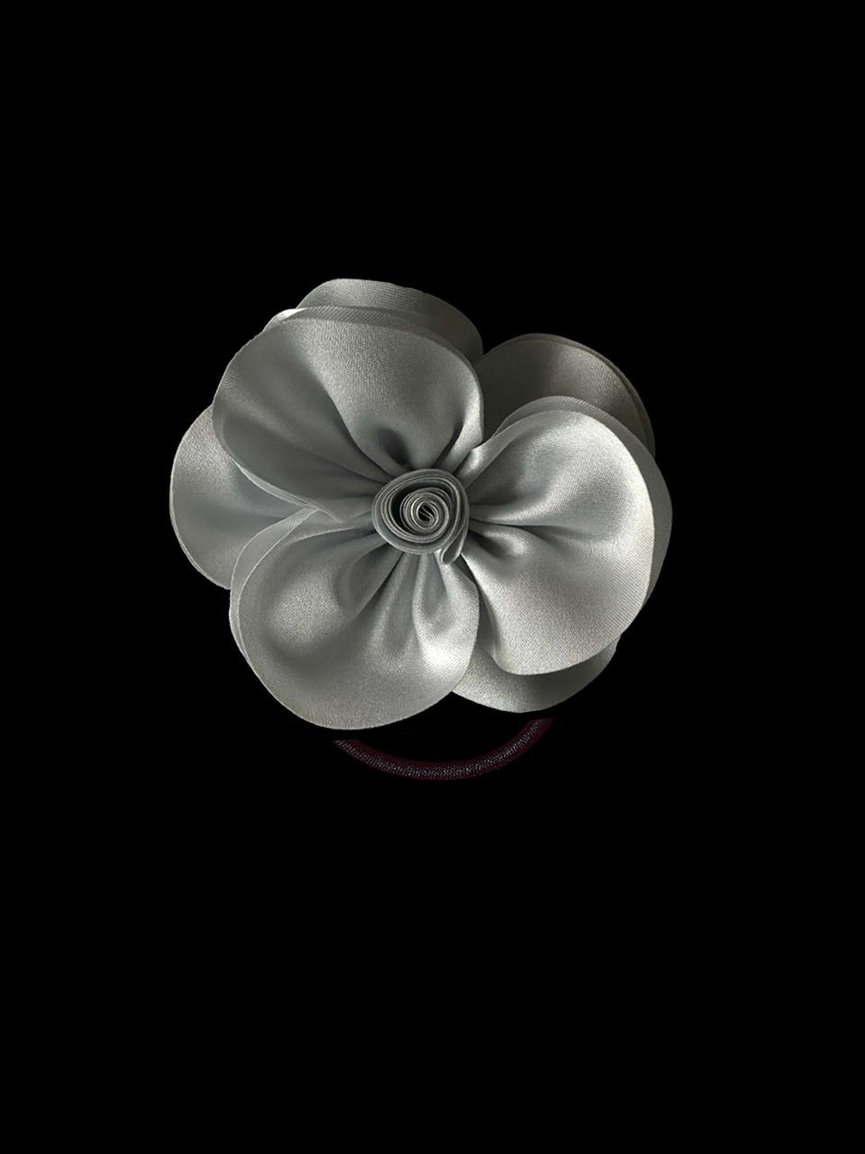 SOFT CALM FLOWER HAIR BAND, GREY