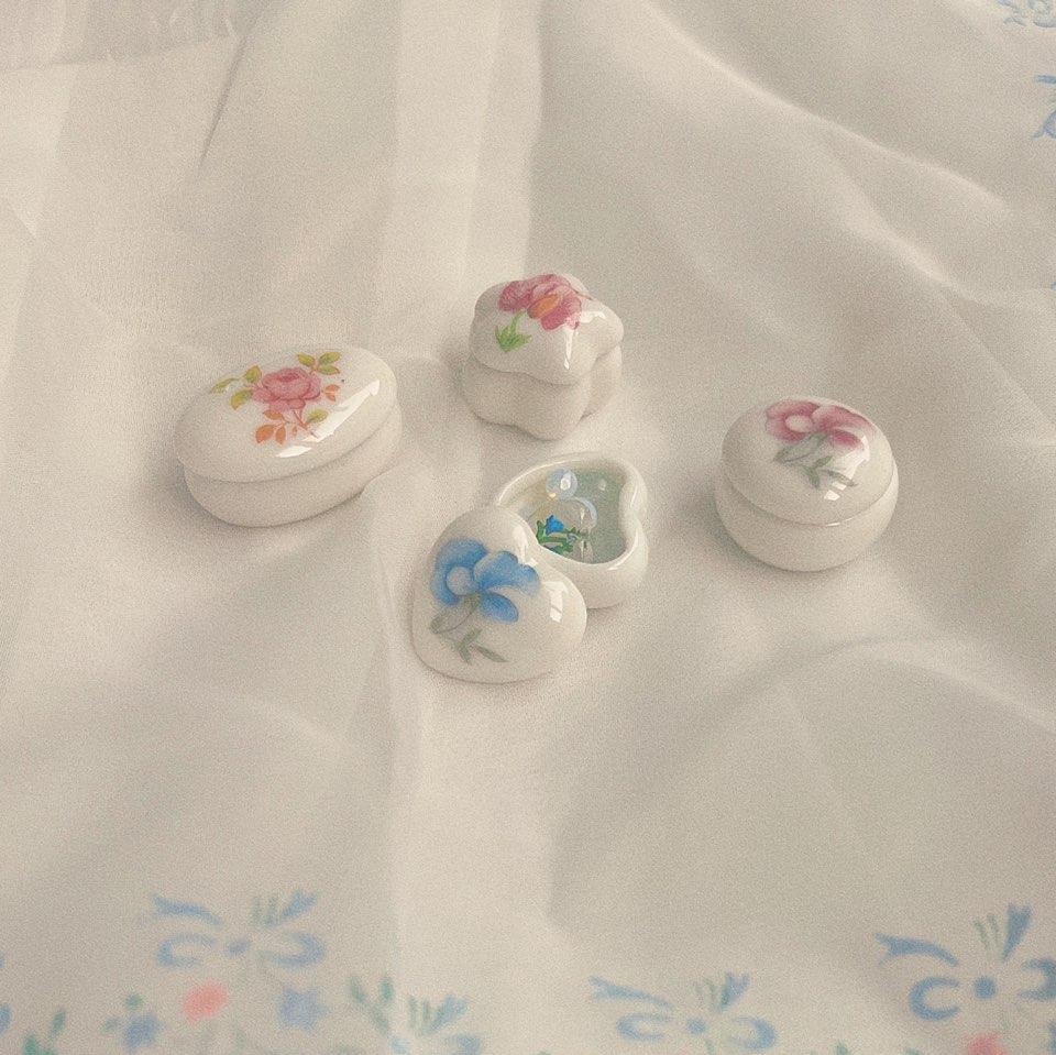 tiny secret box ♡