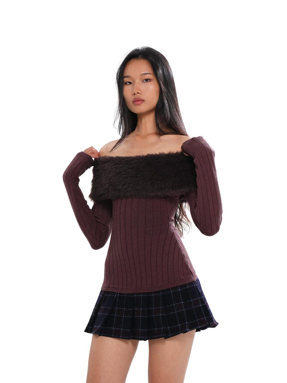 SweetChilling Fuzzy off-shoulder slim-fit pleated dress