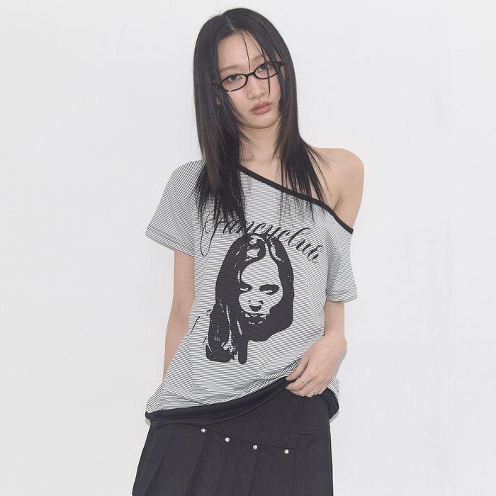 MYSTIC ONE-SHOULDER TEE (BLACK) F25QB107