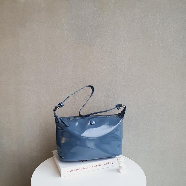 블링 바이닐 콩단추 에나멜 숄더백 (4컬러)