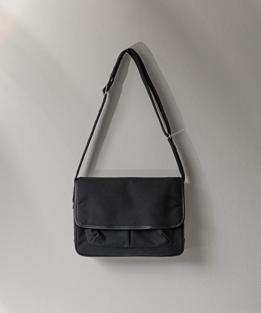 Voyager Camera Bag (Black)