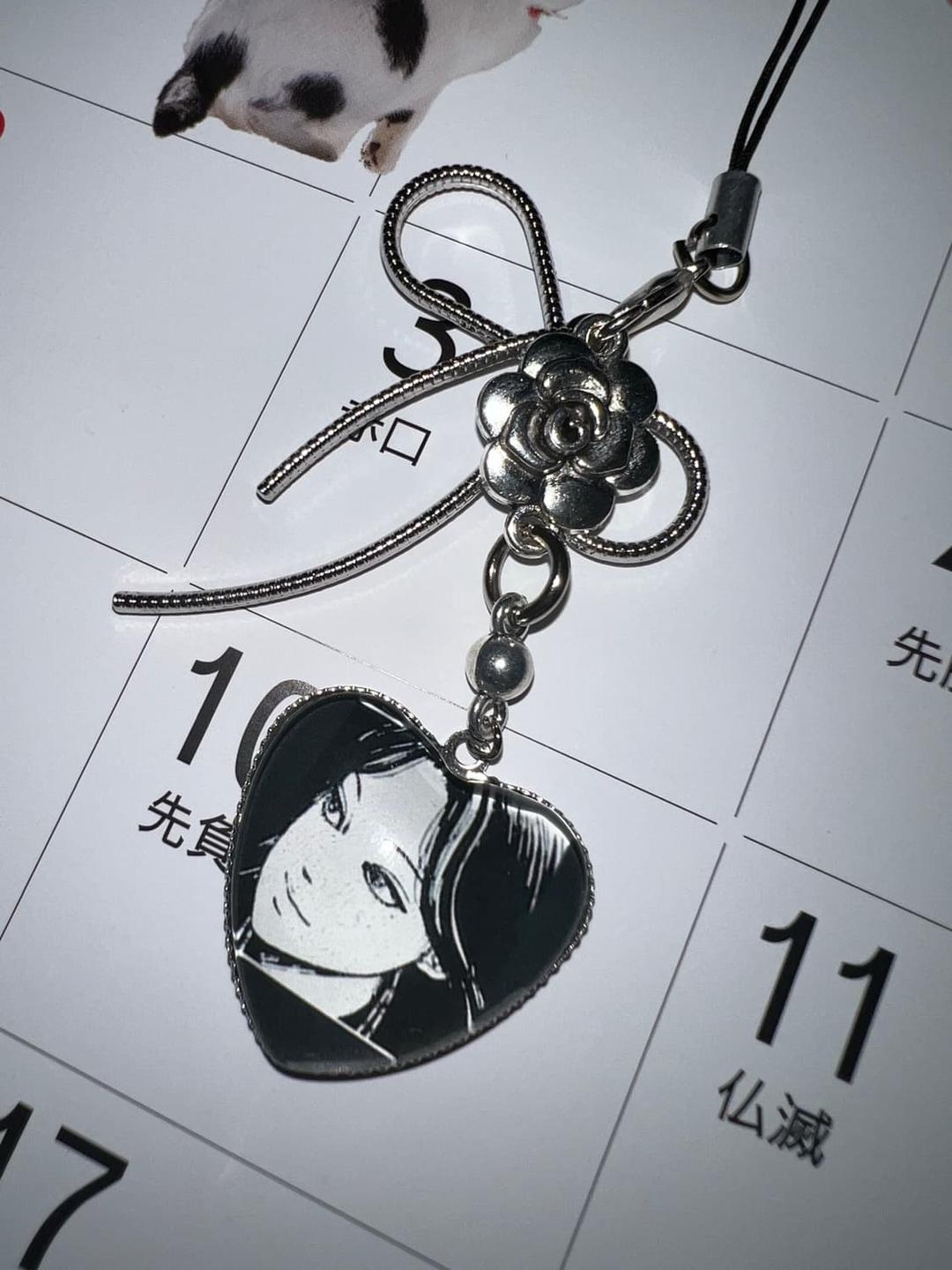 Tomie phone string | 후루츠패밀리