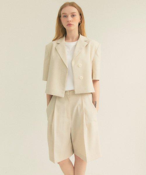 투버튼 원턱 버뮤다 팬츠 아이보리