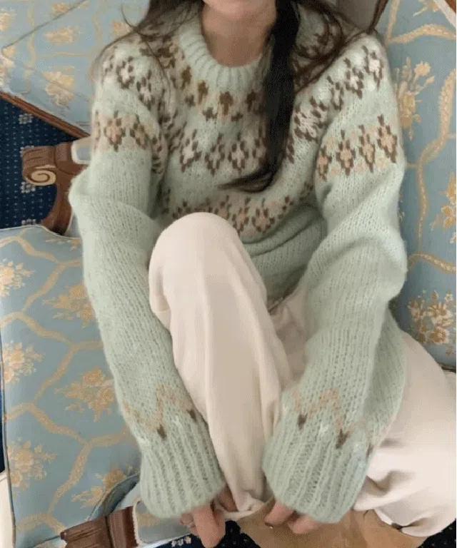 [당일출고/연말룩추천]에보니 아가일 패턴 라운드넥 니트