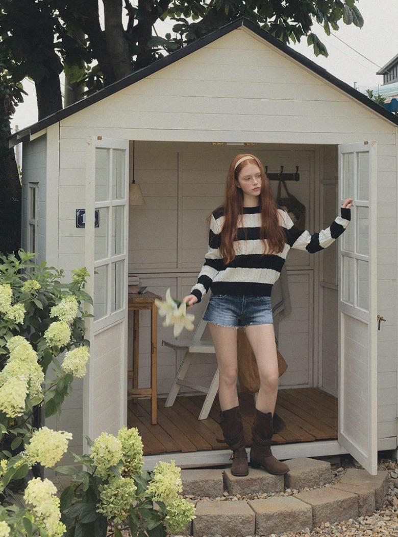 [온라인단독] [송수이착용] 멘토 로우 데님 숏 팬츠