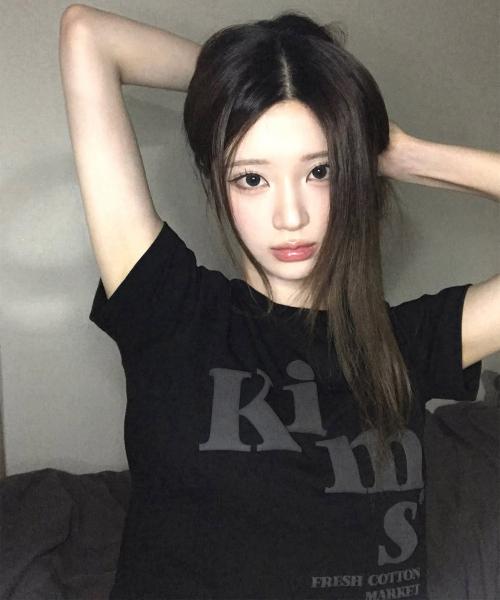 (Unisex) Messy Alpha Logo Tee Black