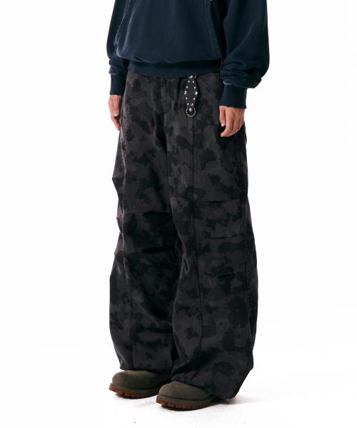 아캄 아캄(AAKAM) Knee Pin-tuck Camouflage Twill Pants (Black