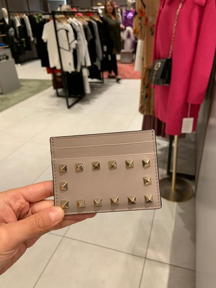 [영국직배송/특가] 발렌티노 락스터드 양면 카드 홀더 BEIGE ZW2P0486BOL