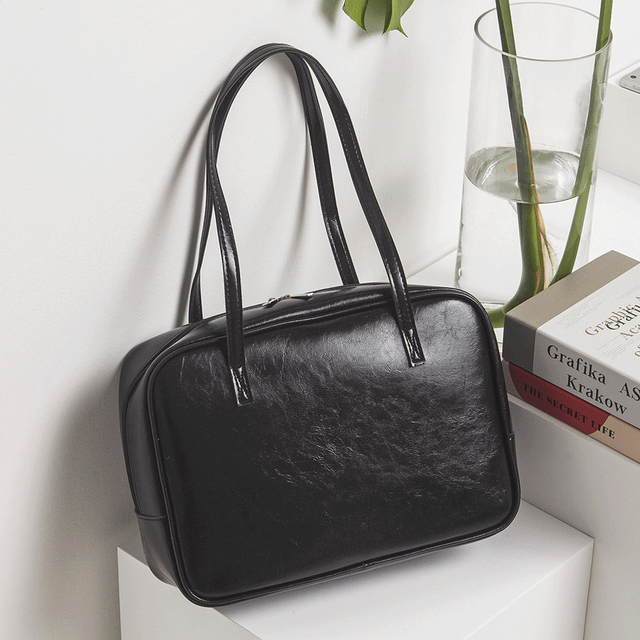 [신상타임특가/당일배송] 4color 패드수납 가능한 데일리 토트백 EBA098