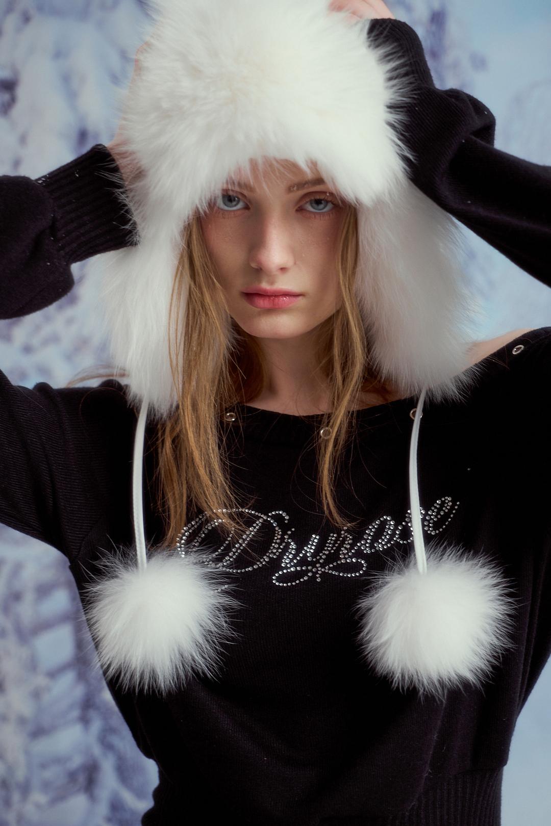 CRYSTAL EYELET TOP (BK)