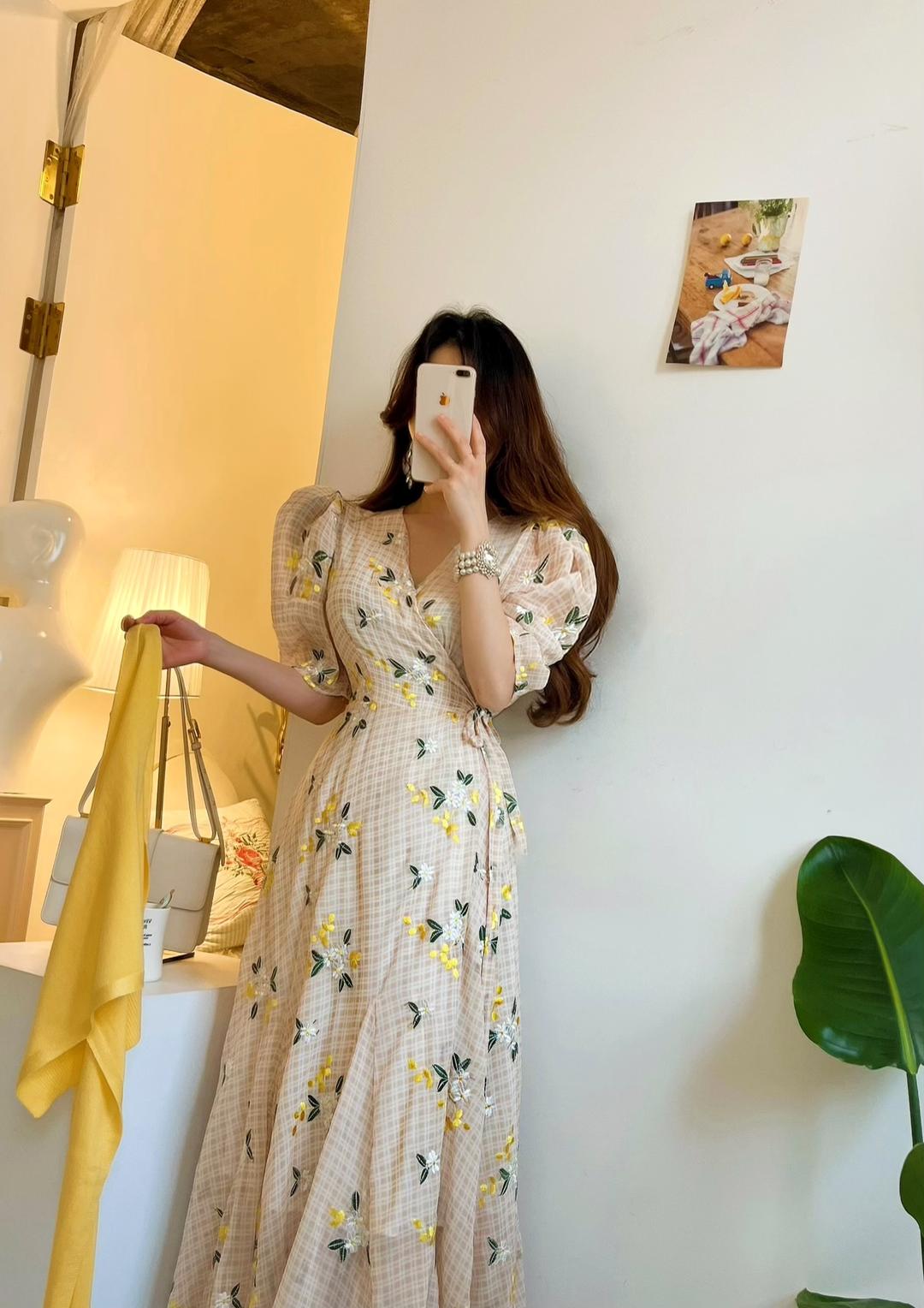 (무배) 로얄허니 플라워자수 퍼프 랩 롱원피스 (핀턱,셔링,리본,체크) [비비아레이디]