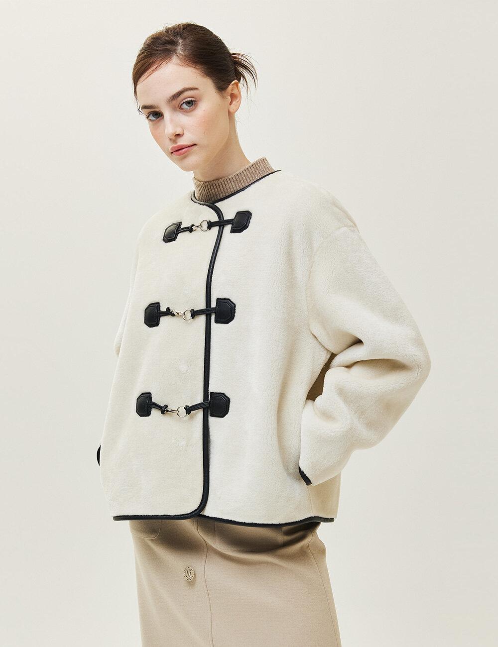 토글장식 무스탕