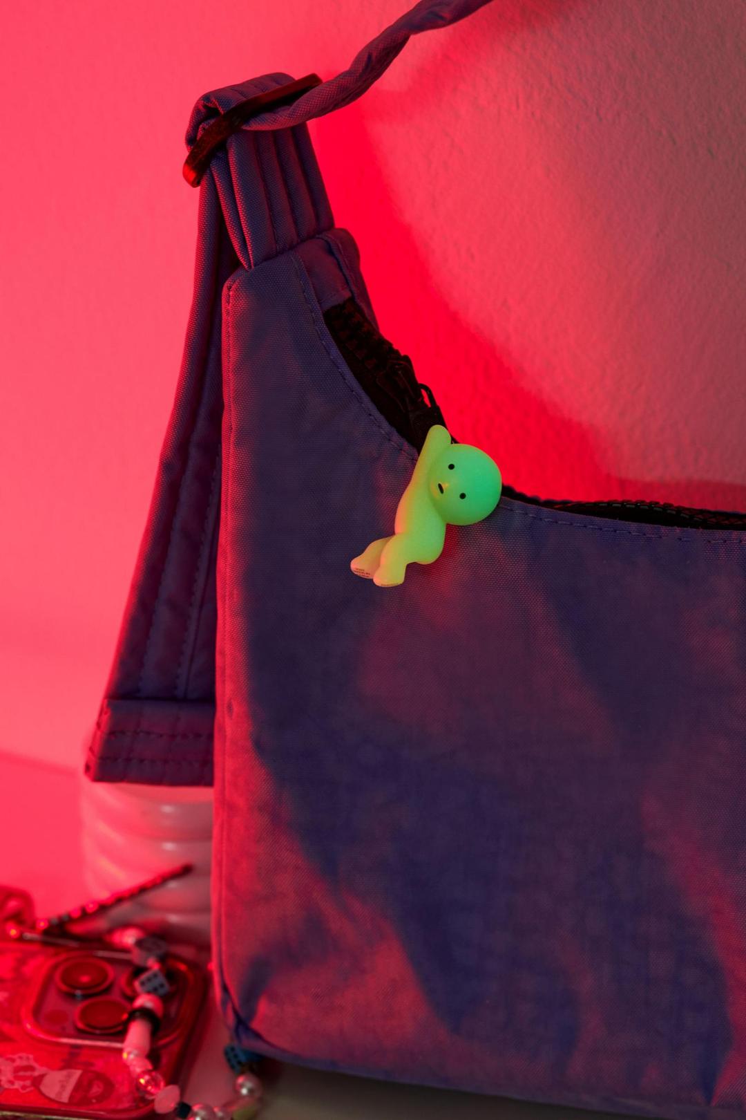 Smiski® Glow-In-The-Dark 지퍼바이트 피규어