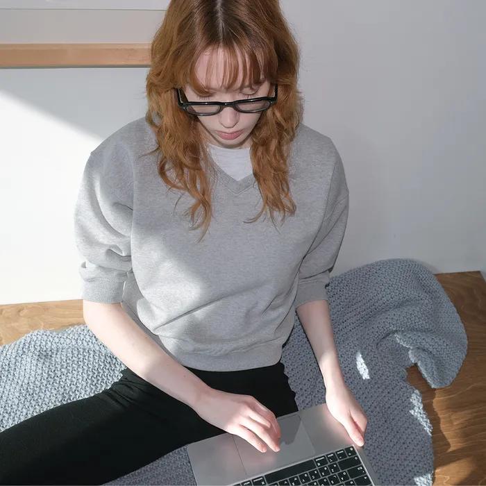 Half V MTM_Melange Gray