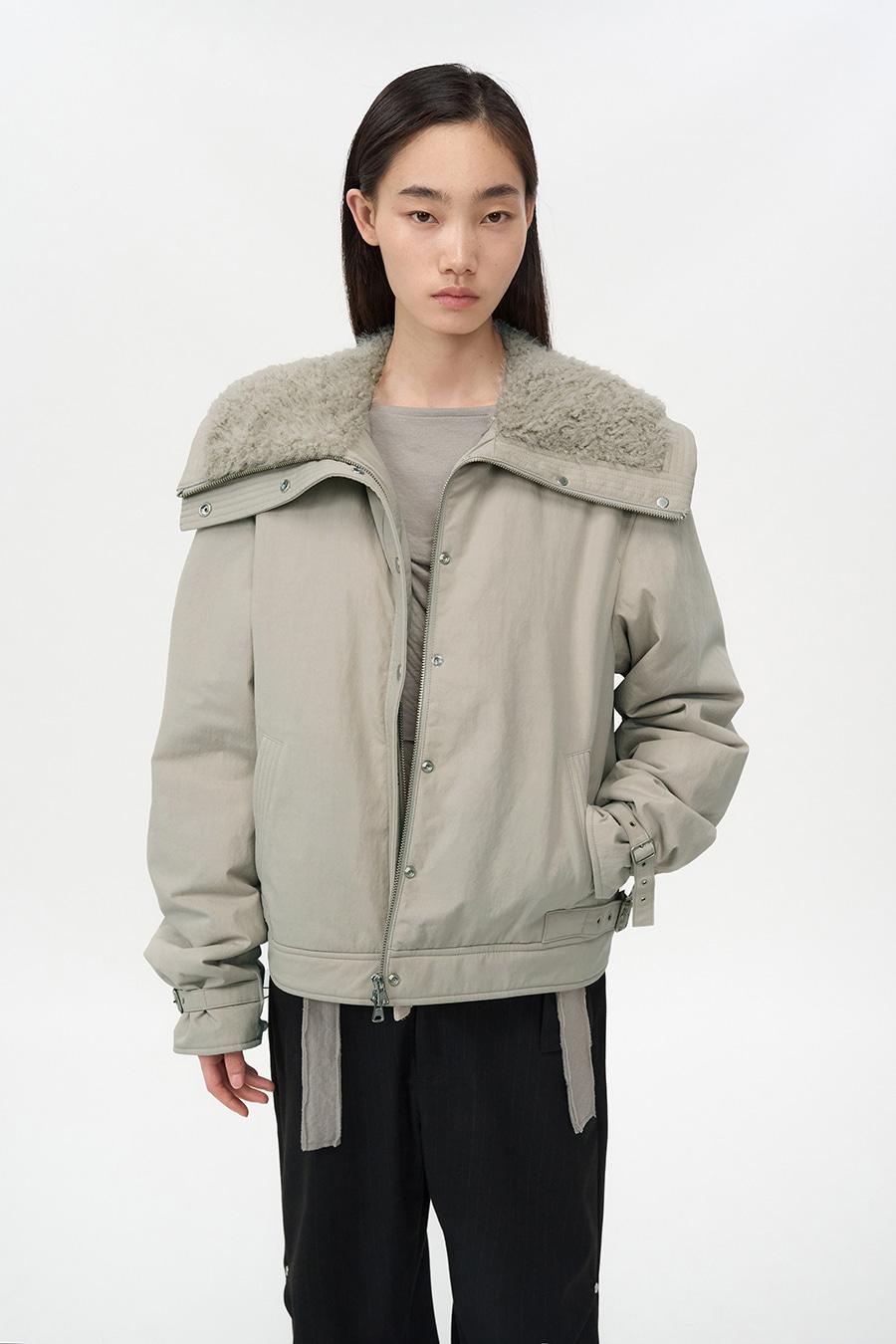 스프레드 퍼 칼라 점퍼 GREY BEIGE