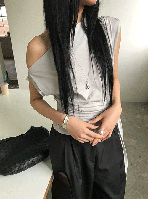 느웬 뮤지 스트랩 오프숄더 티 (5colors) (언발티/원숄더/드레이프티셔츠/셔링나시/세미크롭)