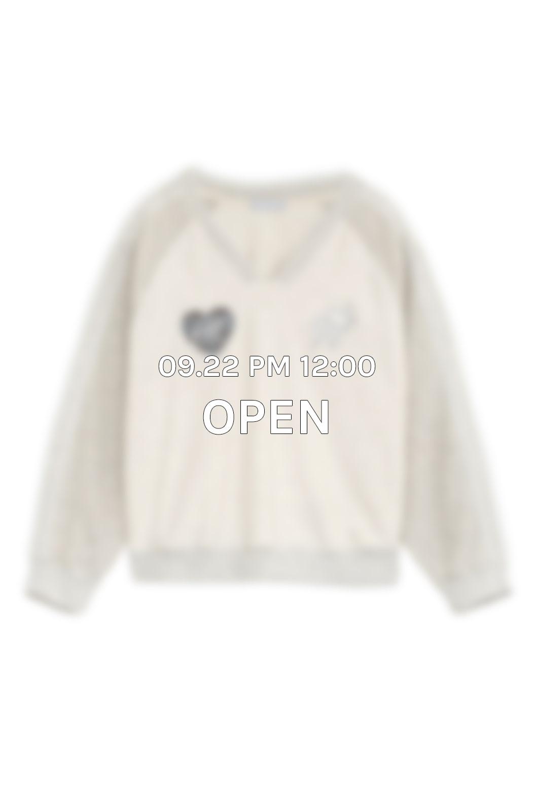 Patch v-neck raglan T (Ivory)