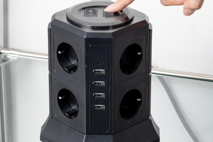 타워 멀티탭 12구 (콘센트 8구 + usb포트 4구 포함) 과부하 차단