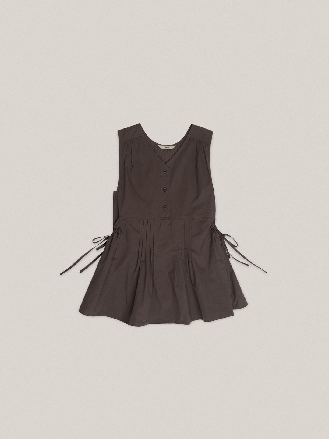 PINTUCK APRON BLOUSE [ CHARCOAL ]