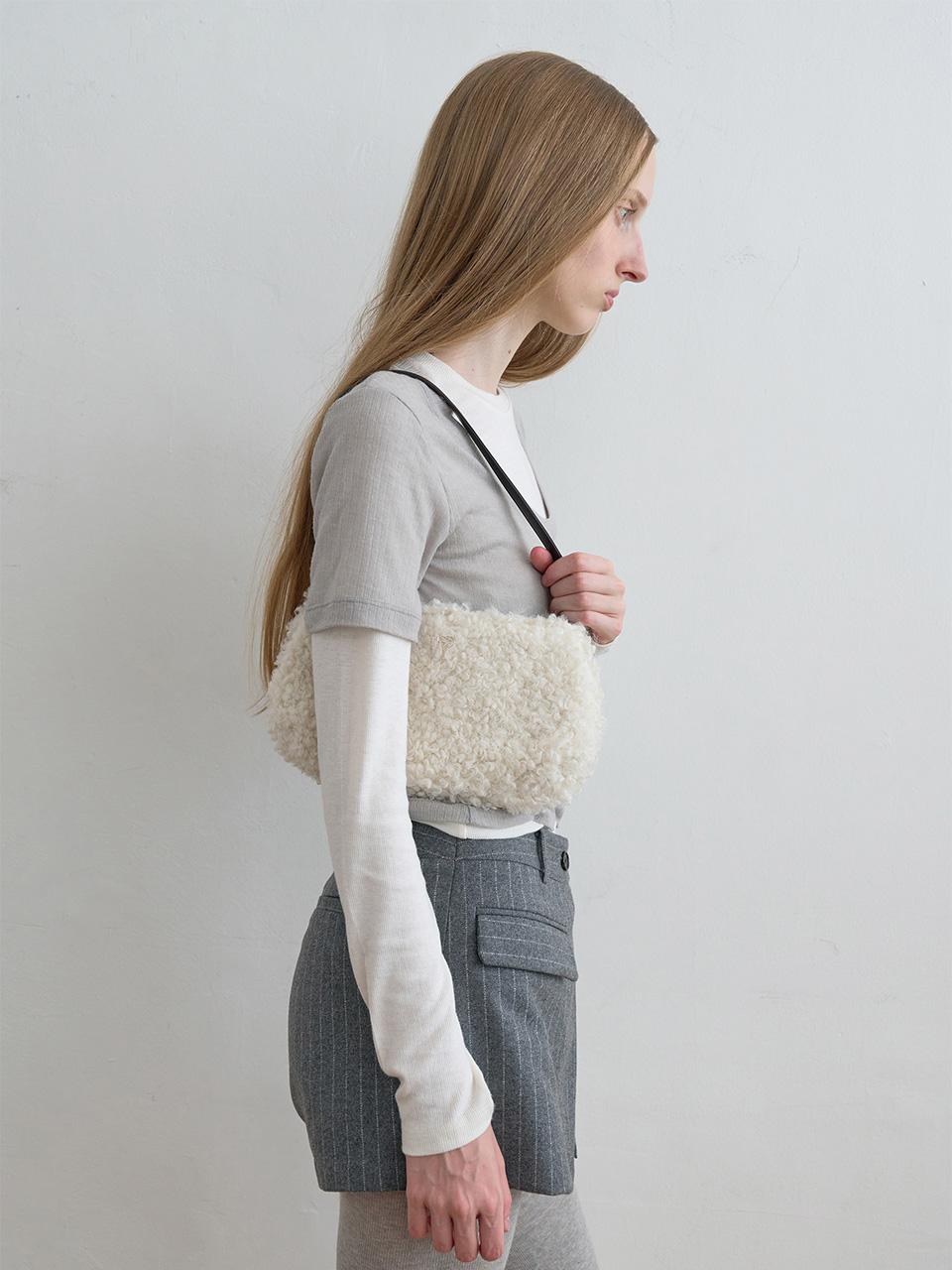 [10/22 출고] Boucle Fur Shoulder Bag Ivory