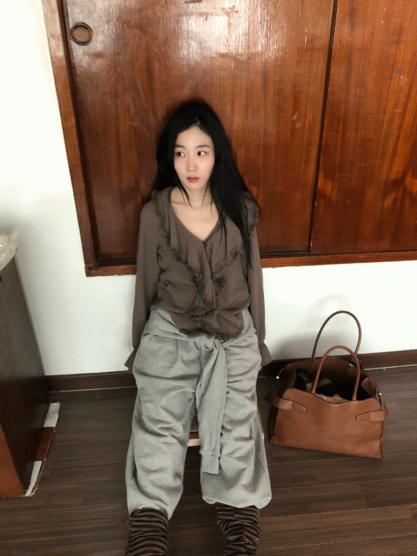 메일 테슬 블라우스