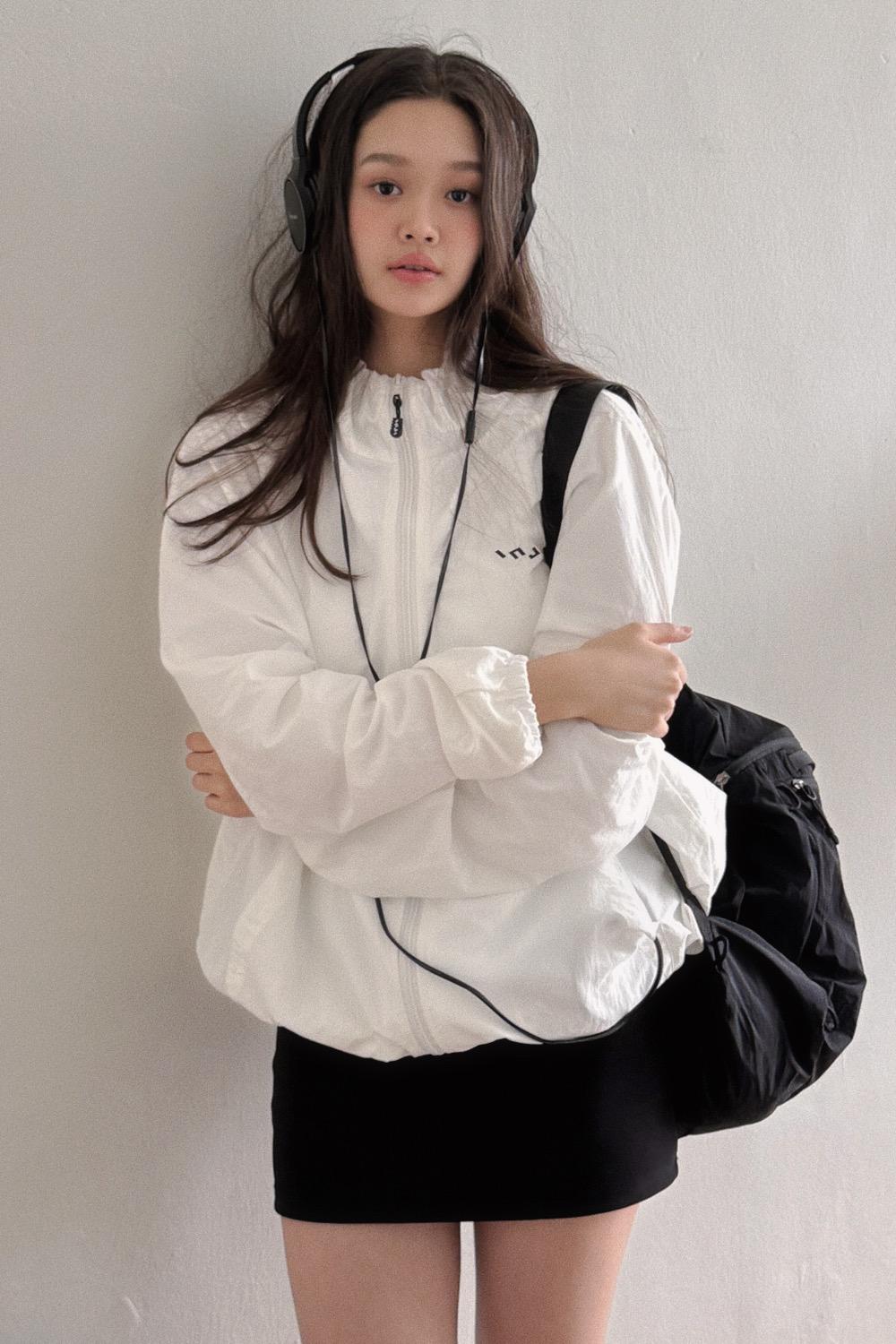 인지액티브 나일론  윈드브레이커화이트