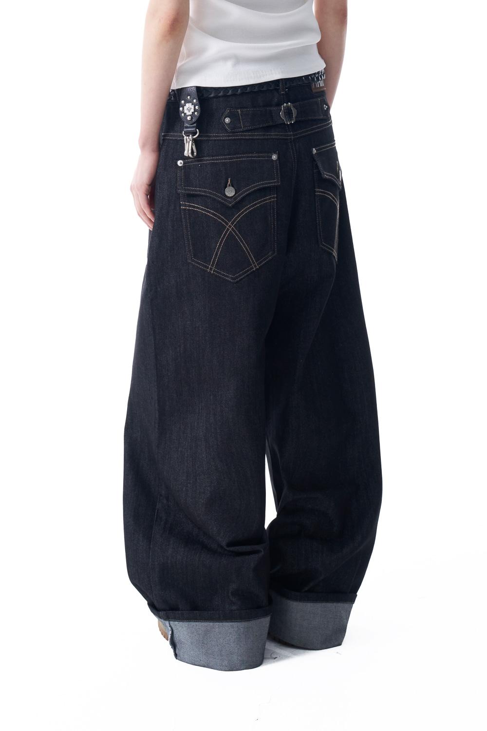 [4.24 예약배송] Cinch Back Denim Pants (Black)