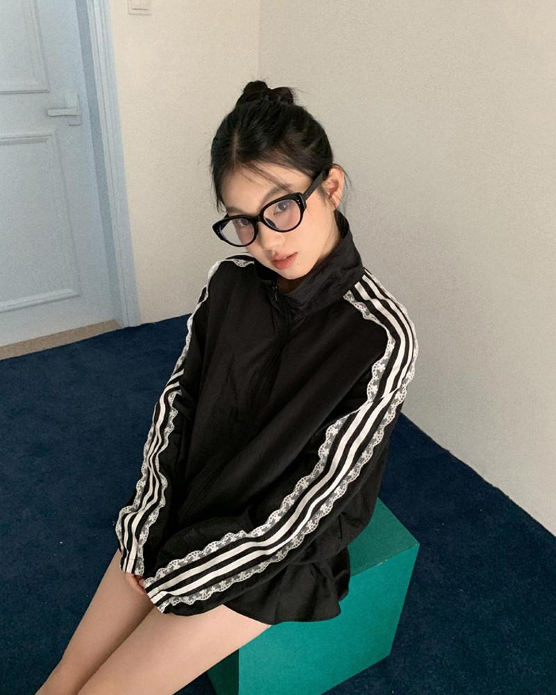레이스 라인 하이넥 바람막이 점퍼 (블랙)