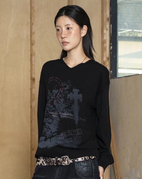 GNT078 필로소피 그래픽 소프트 브이넥 니트 (BLACK)