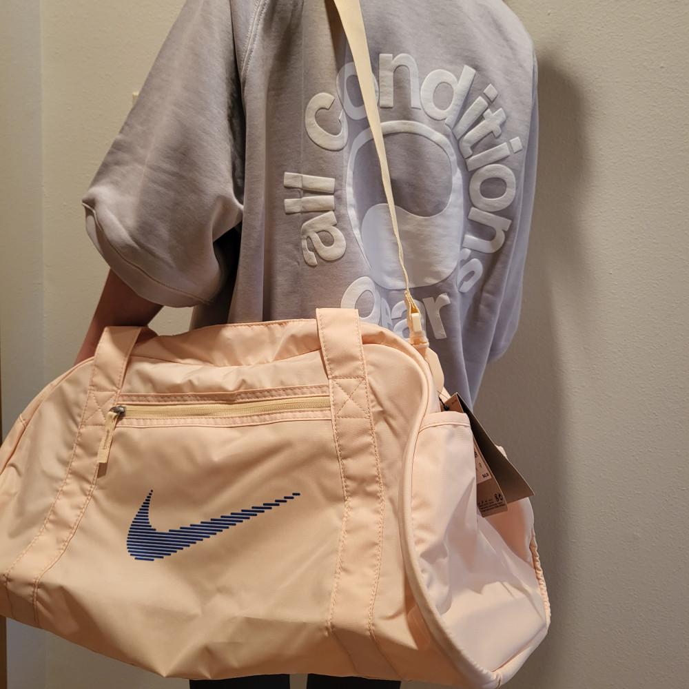 나이키 짐클럽 더플백 24L 트레이닝 헬스 요가 여성용 가방