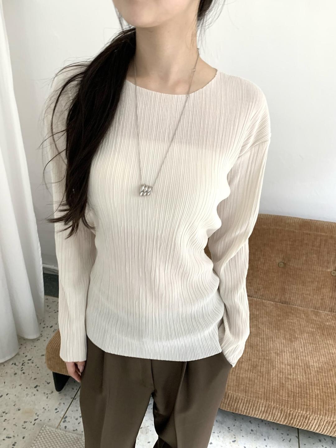 프릴리 DS. Pleated Tie Blouse