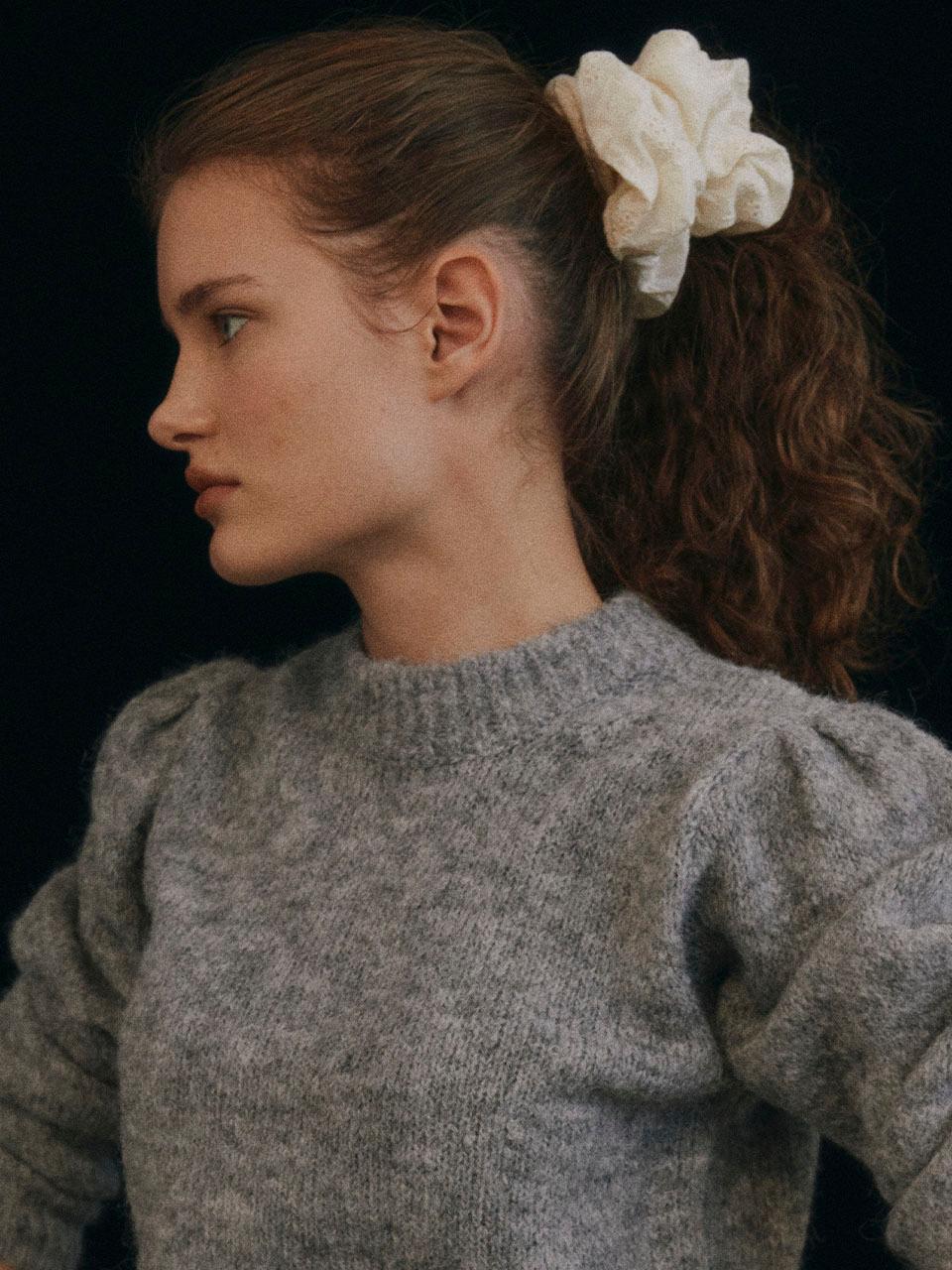 FLOWER SCRUNCHIE - IVORY