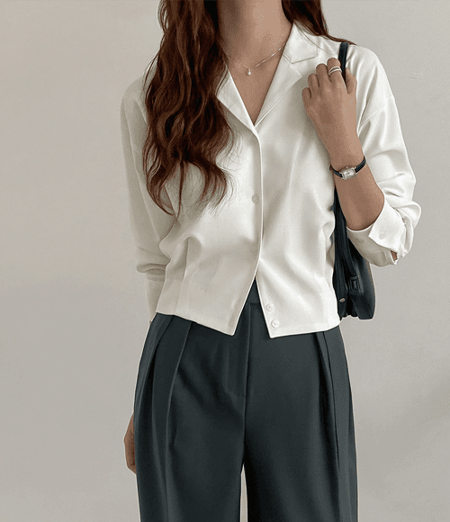 릴트 핀턱 크롭 블라우스