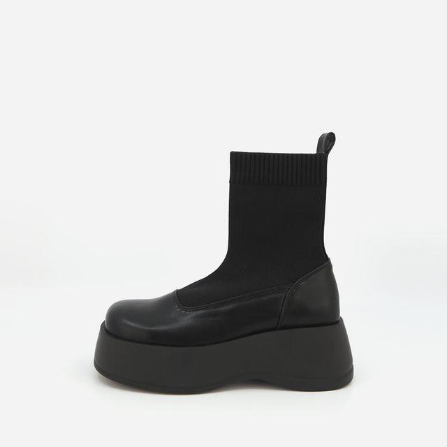 ROUND SOCKS ANKLE BOOT