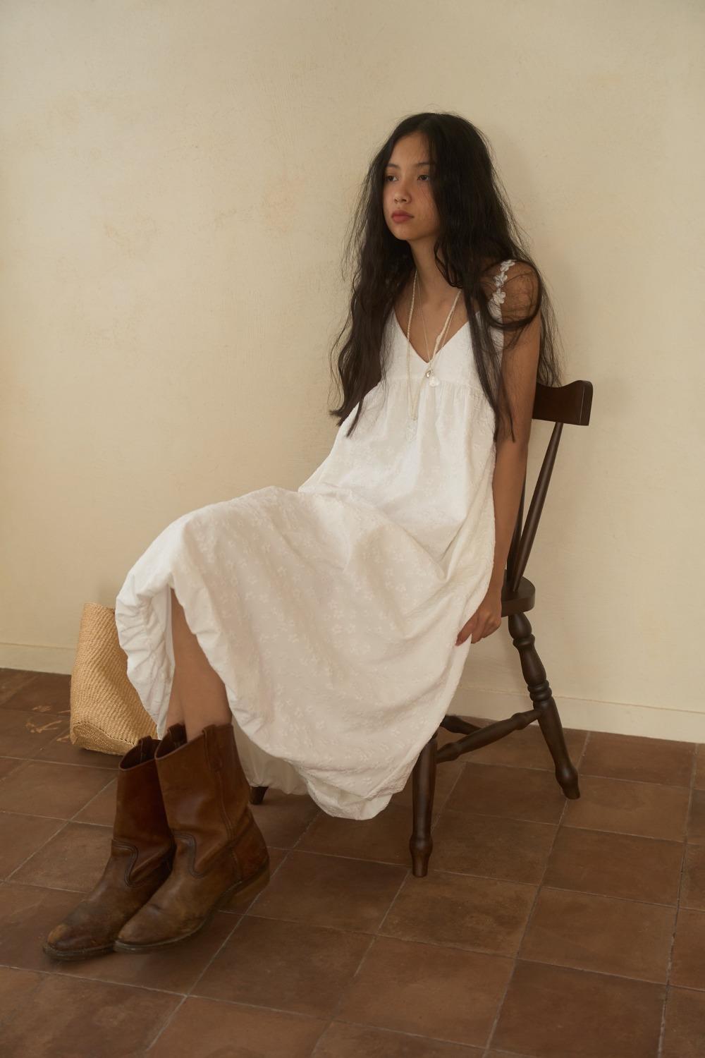 [6/21 예약배송] Flower Bouqet Dress / White