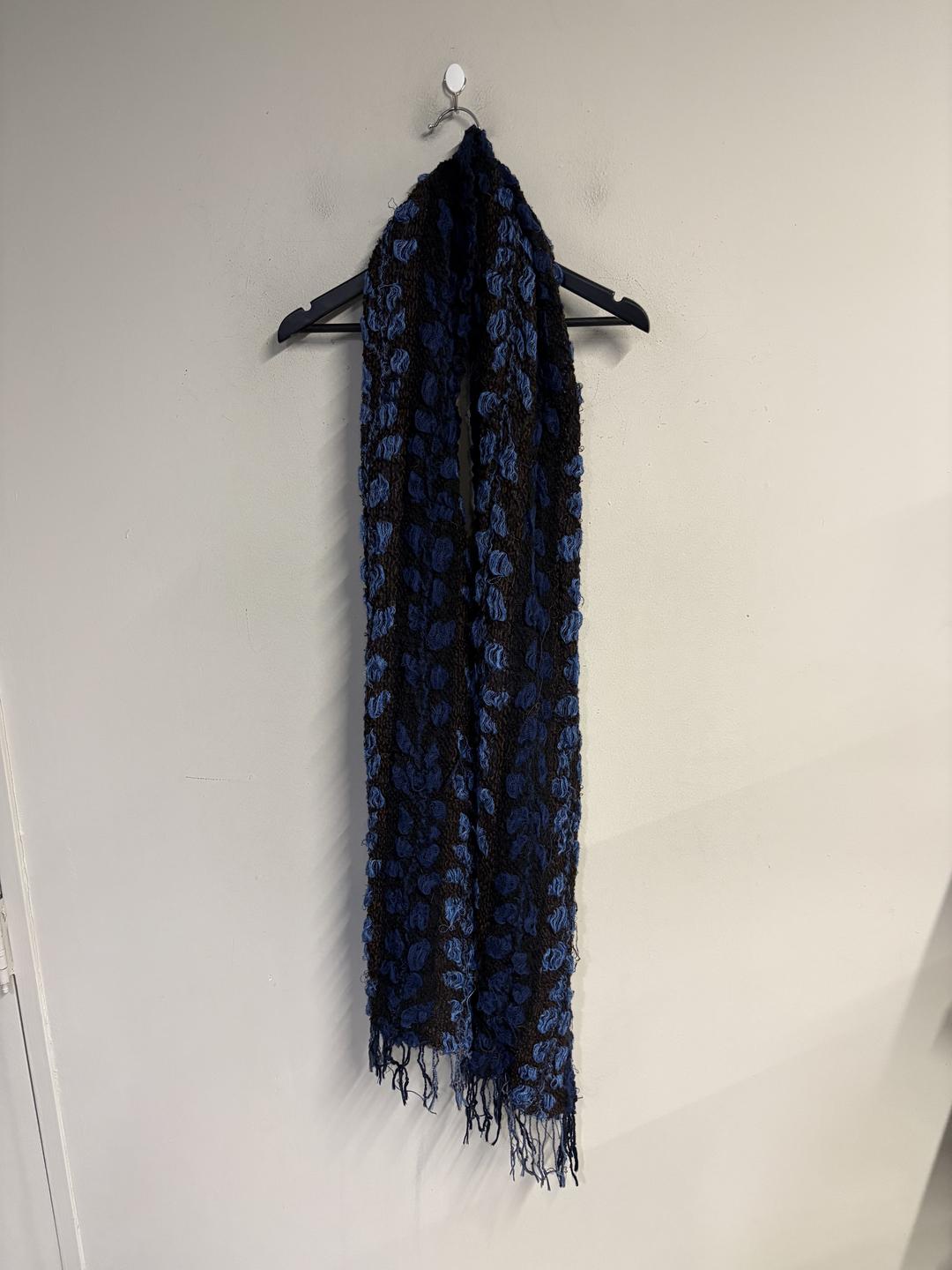 blue texture scarf -5 (room)