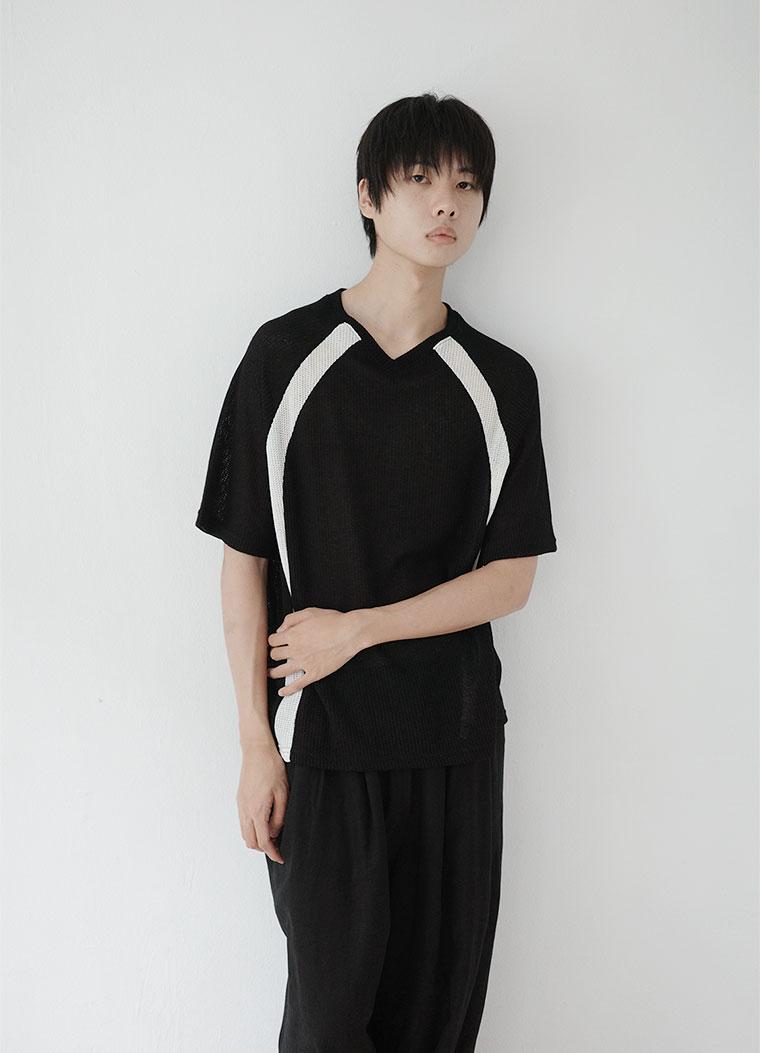 contrast mesh v-neck knit