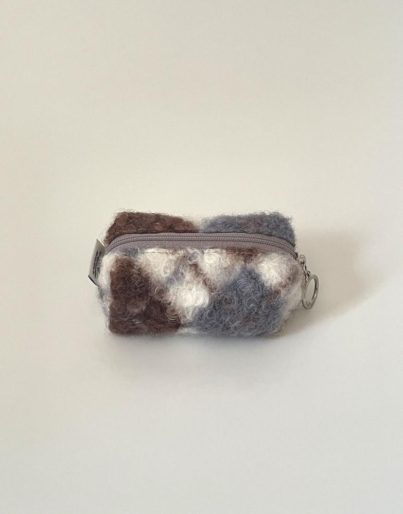 미니 뽀글이 양털 부클 스퀘어 아가일 패턴 겨울 파우치[Purple]