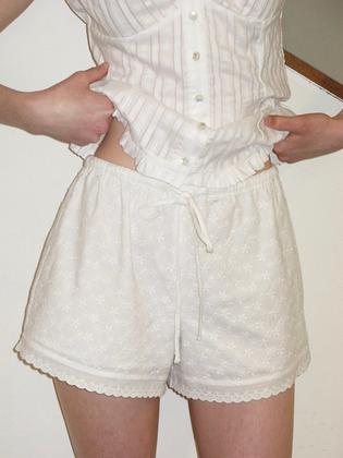 LACE COZY SHORTS (WHITE)