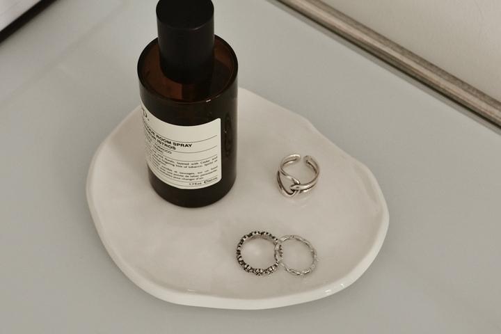 Pebble mini plate (glossy white)