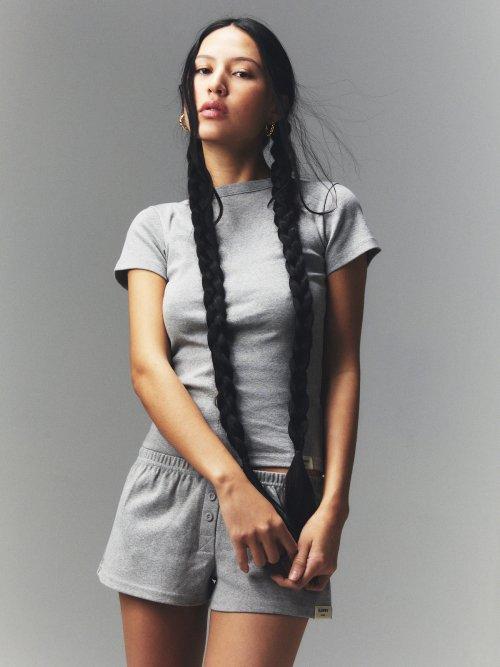 G CLASSIC FITTED TEE (GRAY)