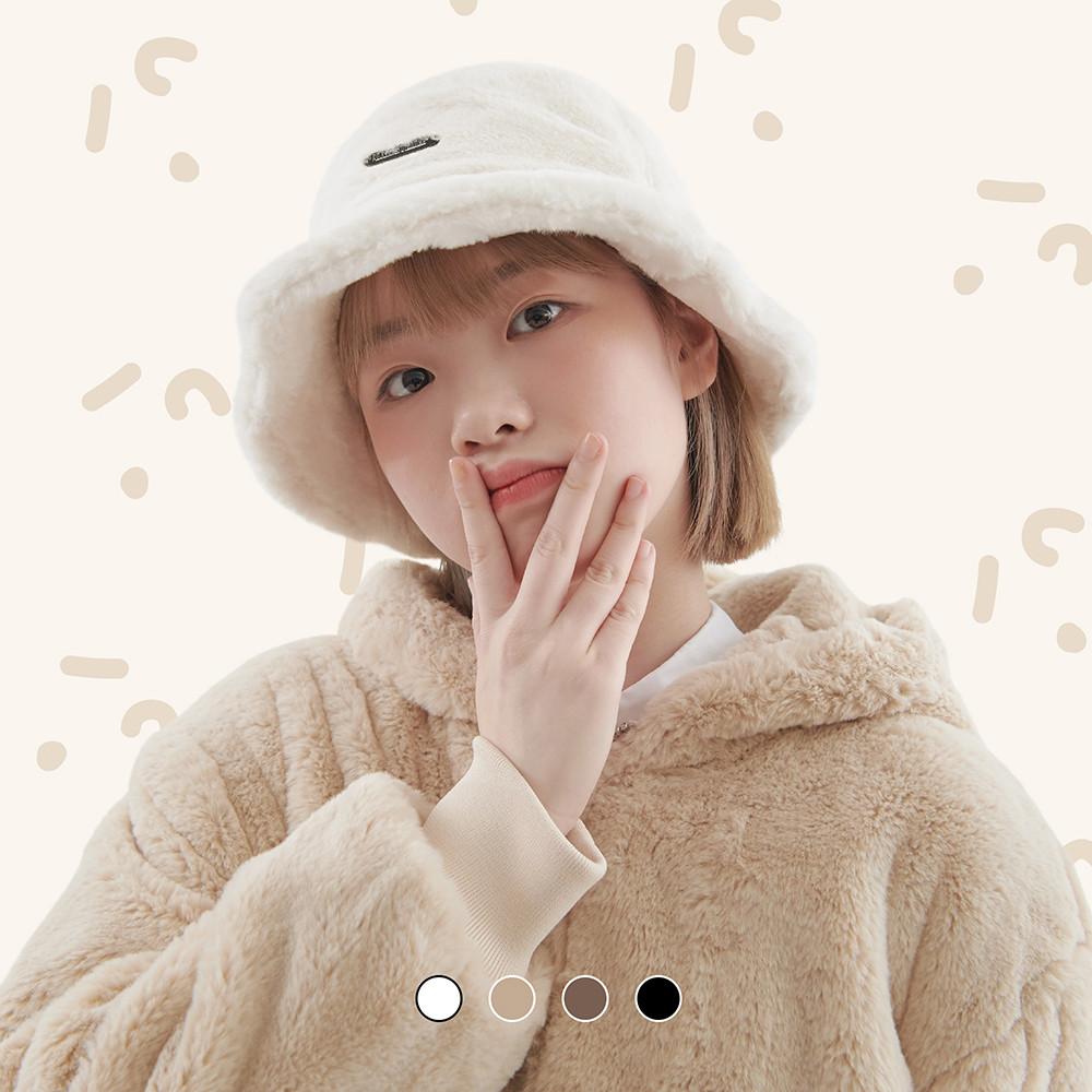FLUFFY BUCKET HAT