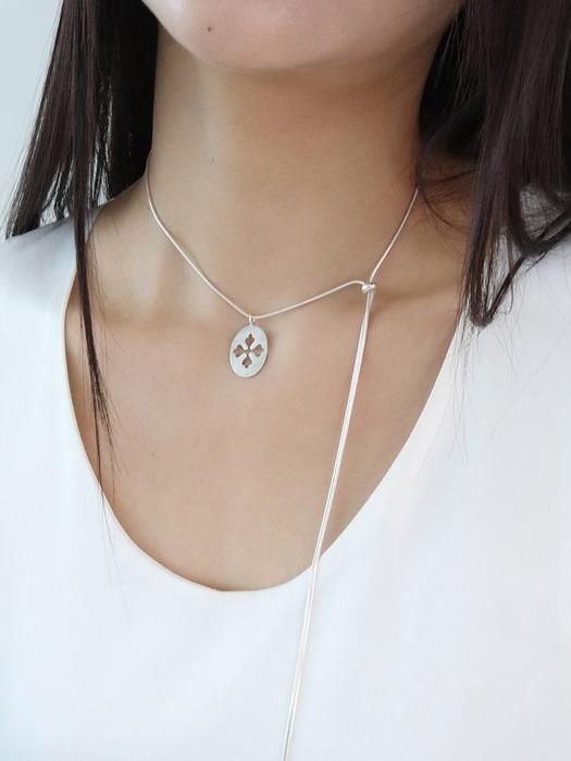 Plat oval necklace