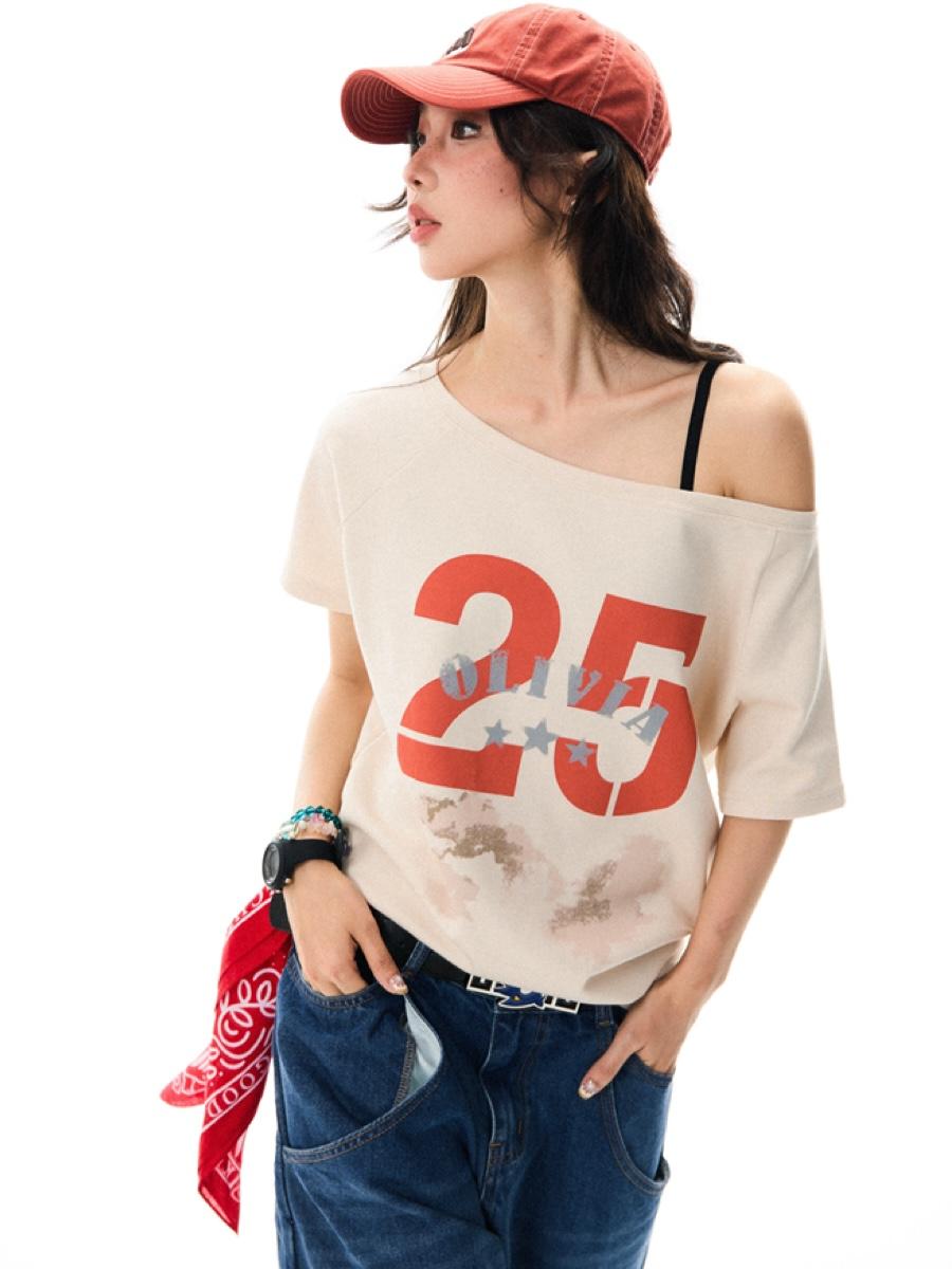 YOUNG STAGE Olivia No. T-shirt