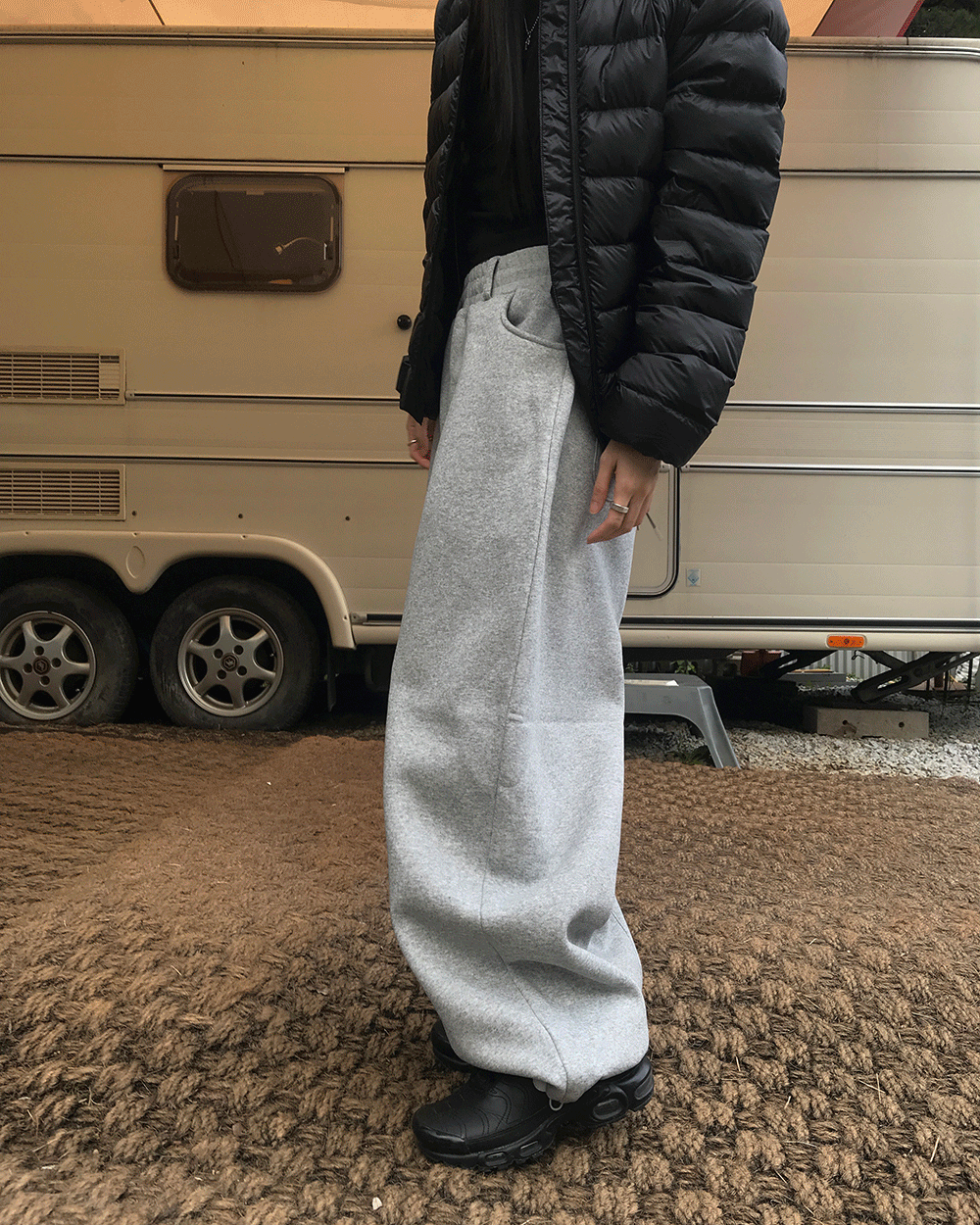 위크어스 [unisex] 톰 투웨이 기모 트레이닝 팬츠