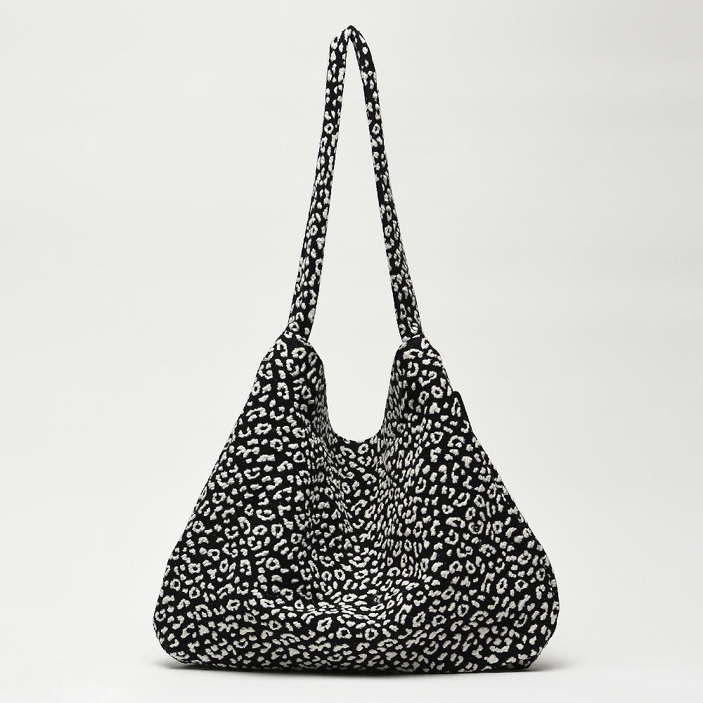LEOPARD NEAT BAG · 레오파드 니트백 · Black